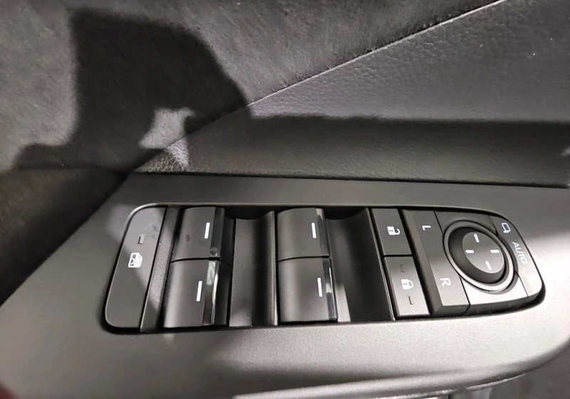 Toyota C-HR 2.0 HEV GR SPORT 4X4 PREMIERE EDITION , снимка 15 - Автомобили и джипове - 52836631