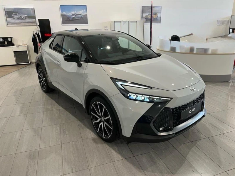 Toyota C-HR 2.0 HEV GR SPORT 4X4 PREMIERE EDITION НАЛИЧНА ! ! , снимка 4 - Автомобили и джипове - 52836631
