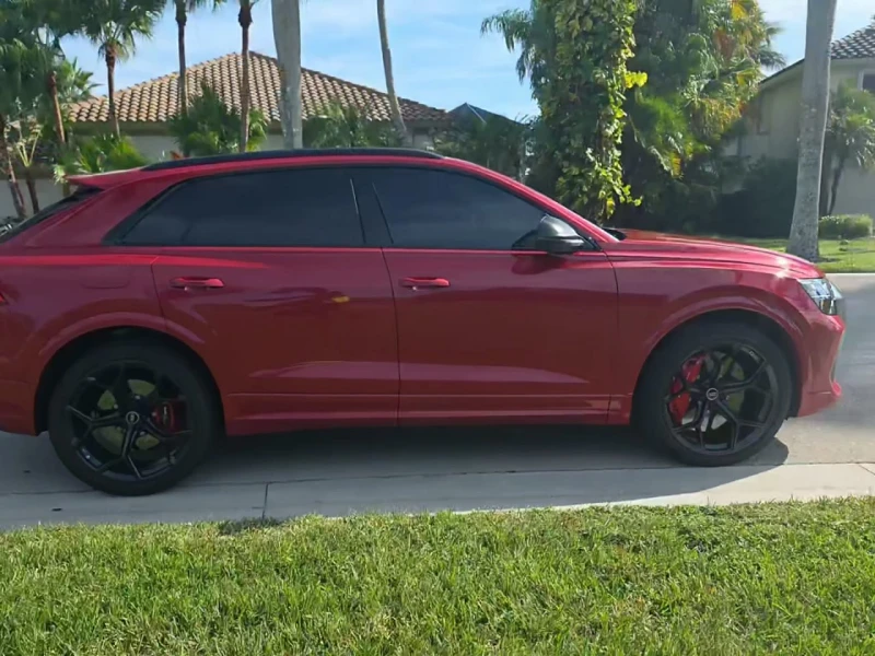 Audi RSQ8 * PERFORMANCE* CARFAX * БЕЗ ПЪРВОНАЧАЛНА ВНОСКА, снимка 5 - Автомобили и джипове - 52815140