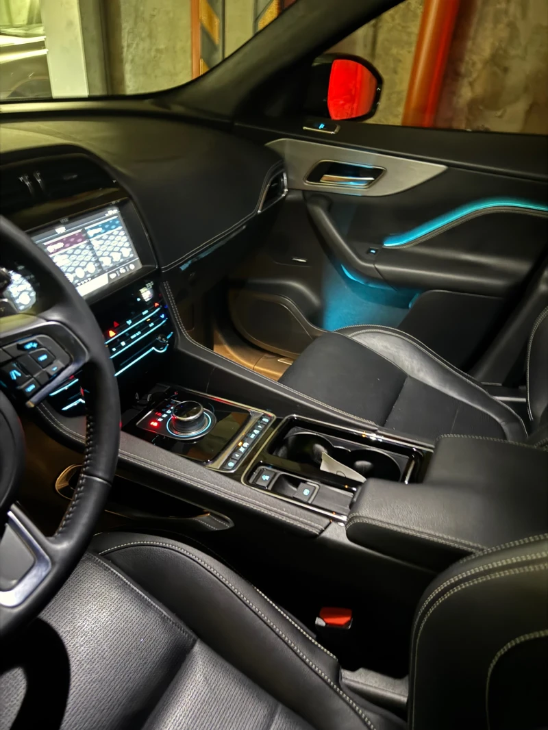 Jaguar F-PACE 2.0 D AWD  CHEQUERED FLAG, снимка 7 - Автомобили и джипове - 52818656