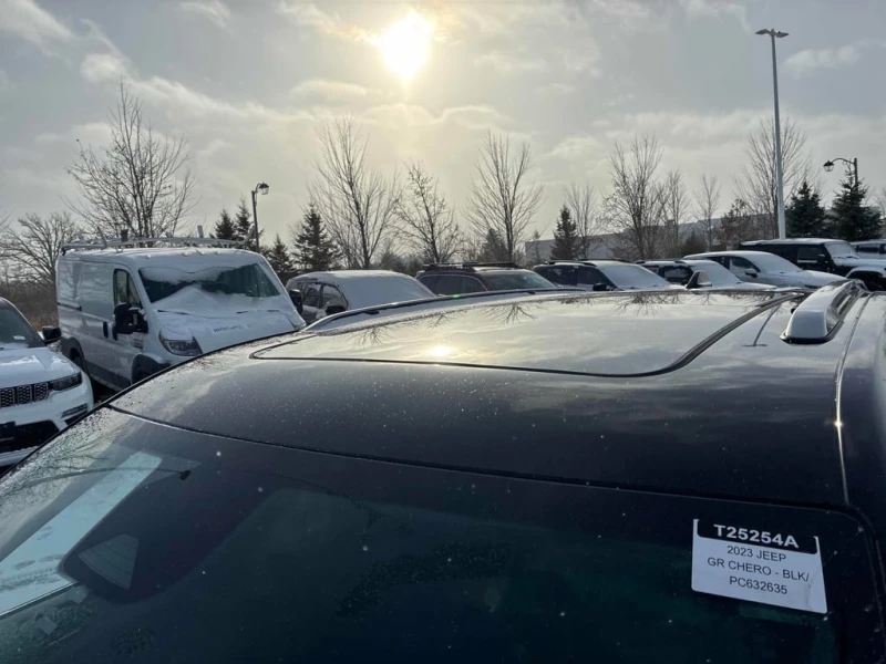 Jeep Grand cherokee * Summit Reserve * CARFAX * БЕЗ ПЪРВОНАЧАЛНА ВНОСК, снимка 14 - Автомобили и джипове - 52940234