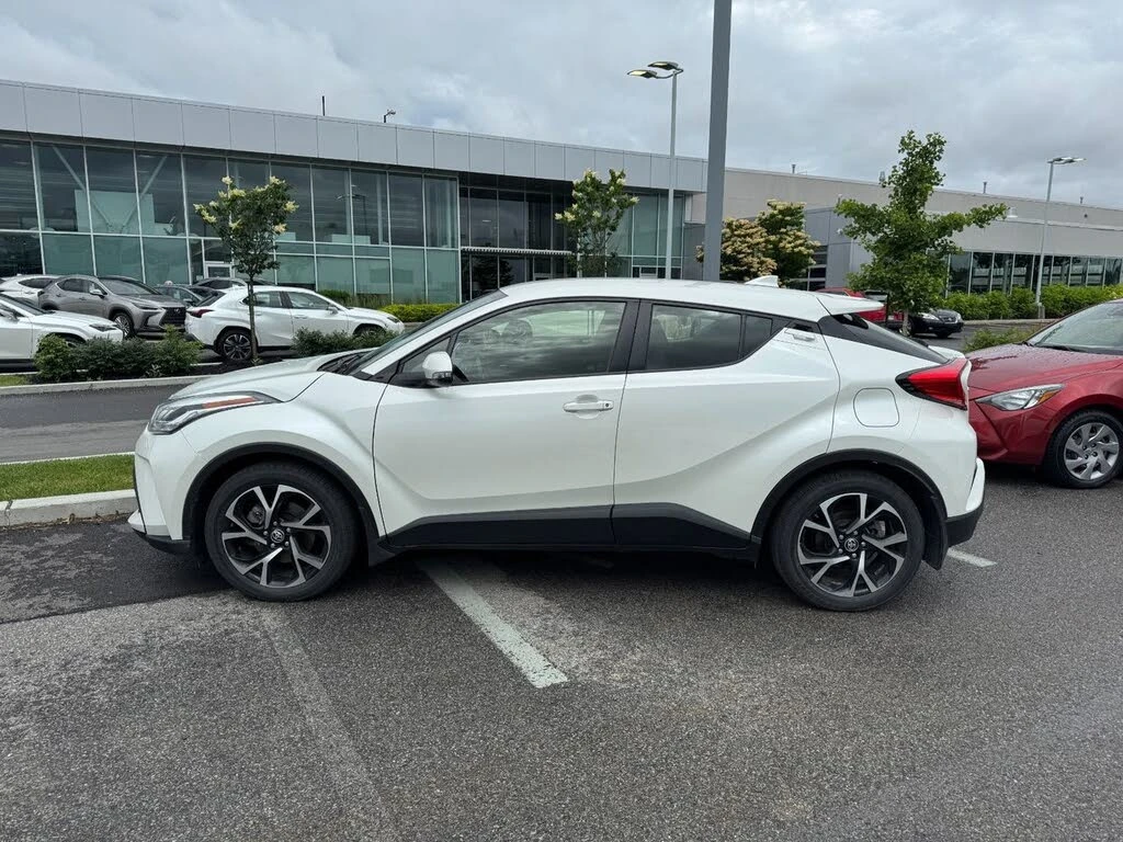 Toyota C-HR * XLE* HeadUp* АвтоКредит (ЦЕНА ДО БГ) - изображение 8