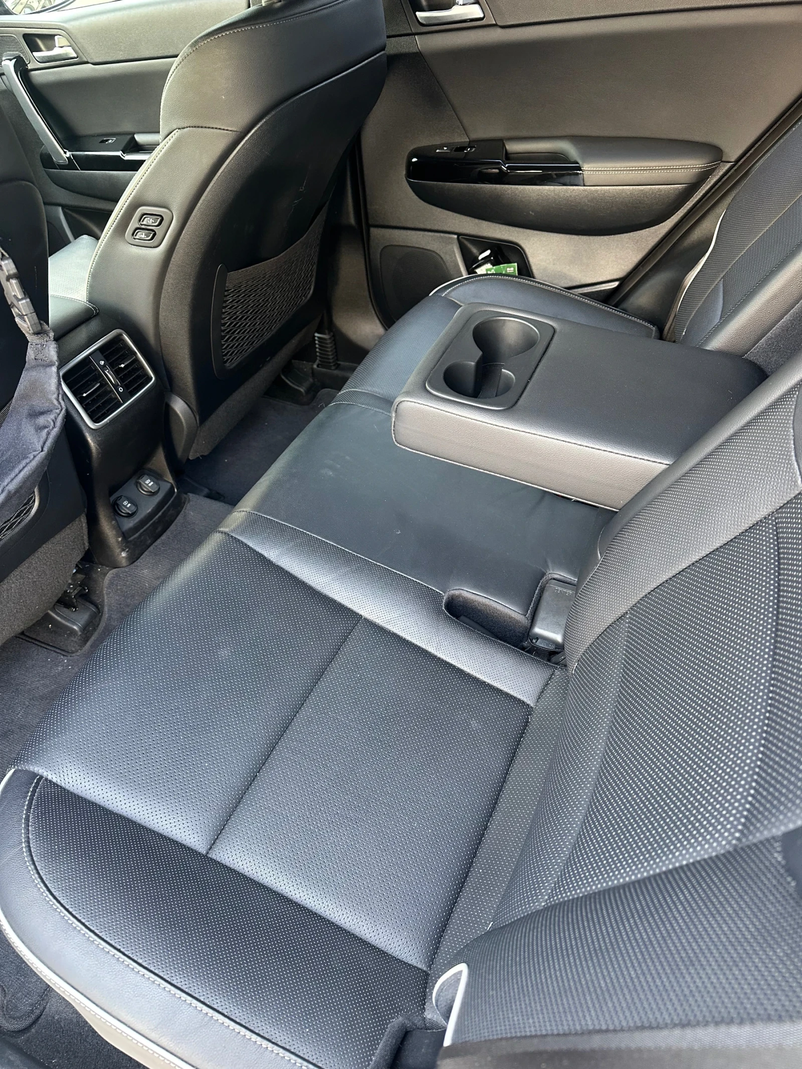 Kia Sportage, снимка 13 - Автомобили и джипове - 53892655