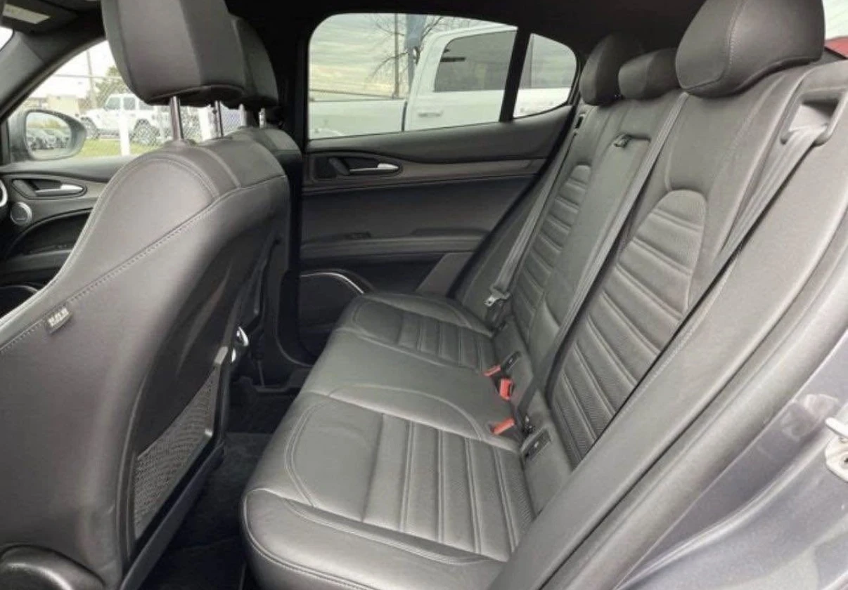 Alfa Romeo Stelvio TI SPORT / HARMON KARDON / DISTRONIC / CARFAX /, снимка 10 - Автомобили и джипове - 54459808