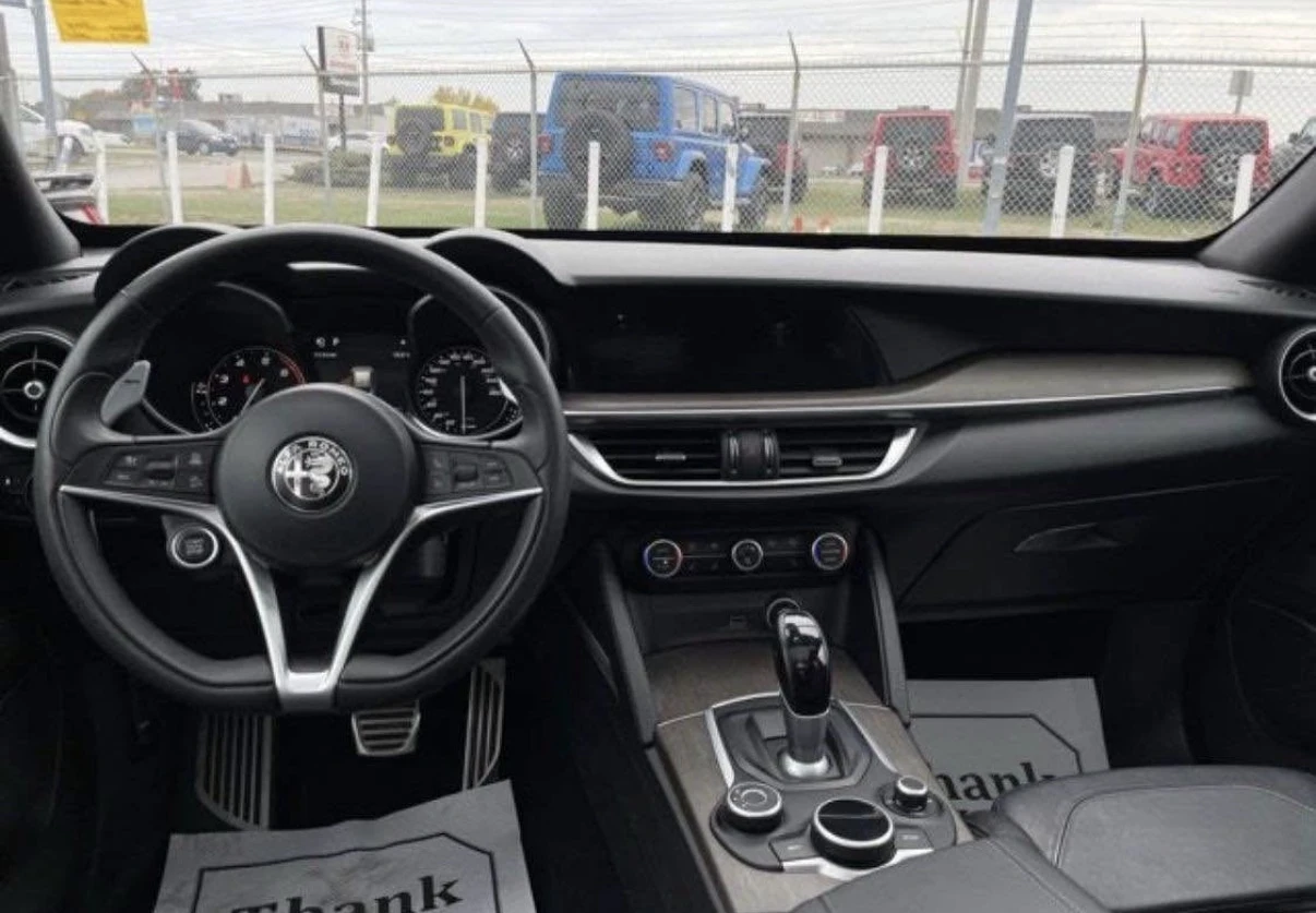 Alfa Romeo Stelvio TI SPORT / HARMON KARDON / DISTRONIC / CARFAX /, снимка 6 - Автомобили и джипове - 54459808