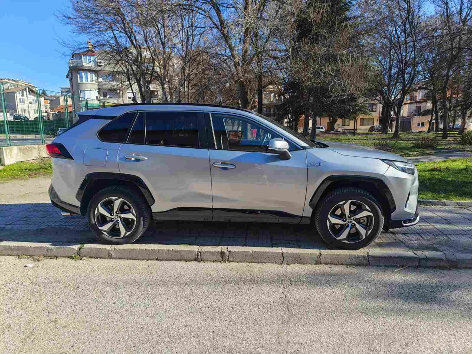 Toyota Rav4 Plug-in hybrid , снимка 3 - Автомобили и джипове - 54745264