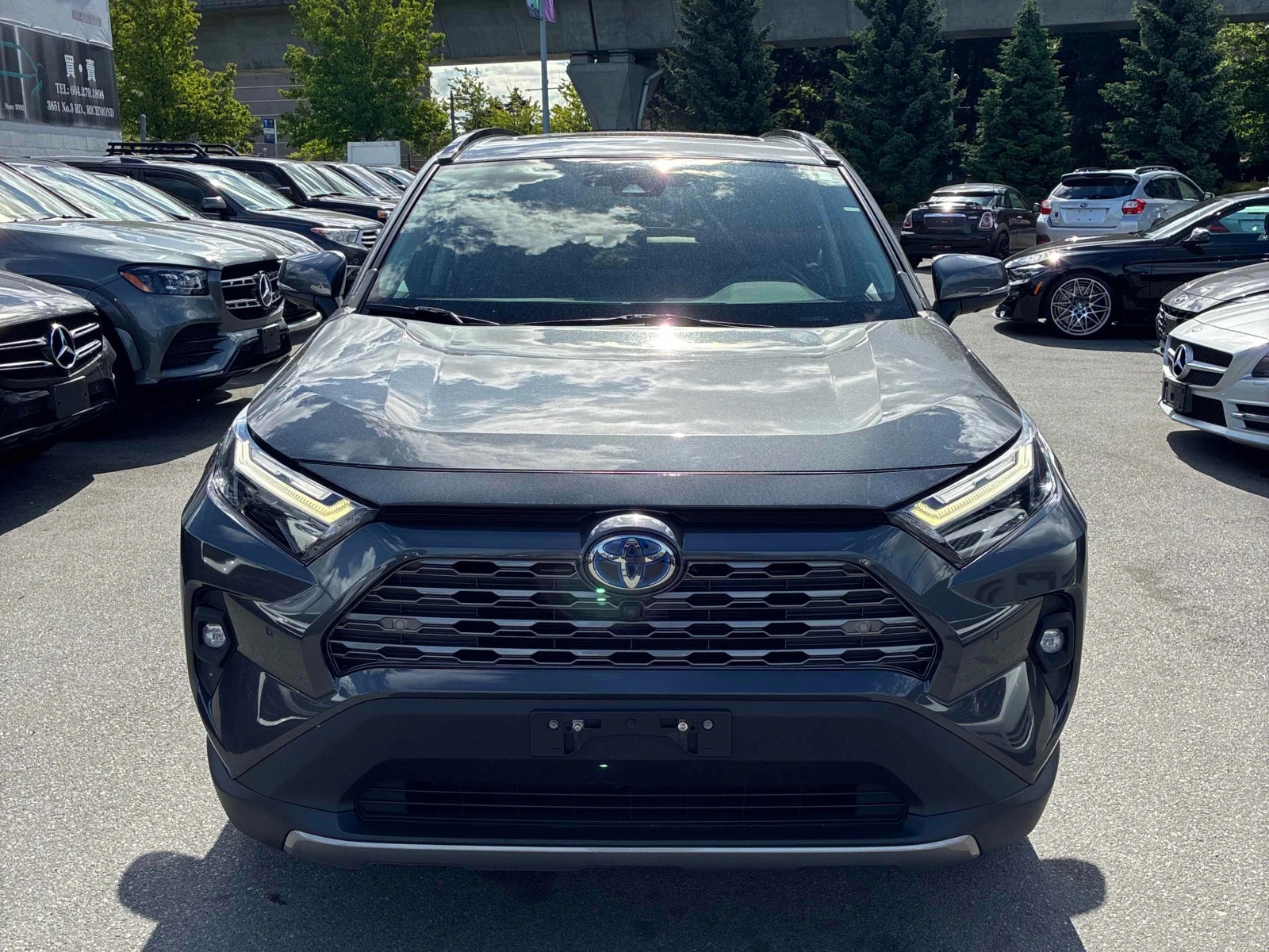 Toyota Rav4 HYBRID LIMITED * * CARFAX * * АВТО КРЕДИТ * * , снимка 2 - Автомобили и джипове - 54793530