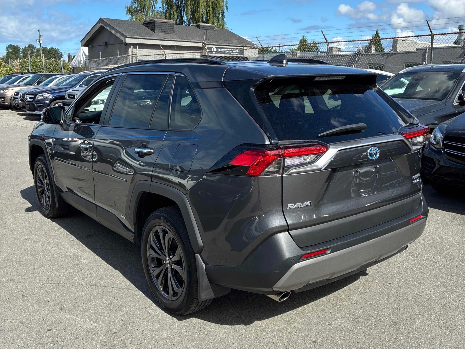 Toyota Rav4 HYBRID LIMITED * * CARFAX * * АВТО КРЕДИТ * * , снимка 4 - Автомобили и джипове - 54793530