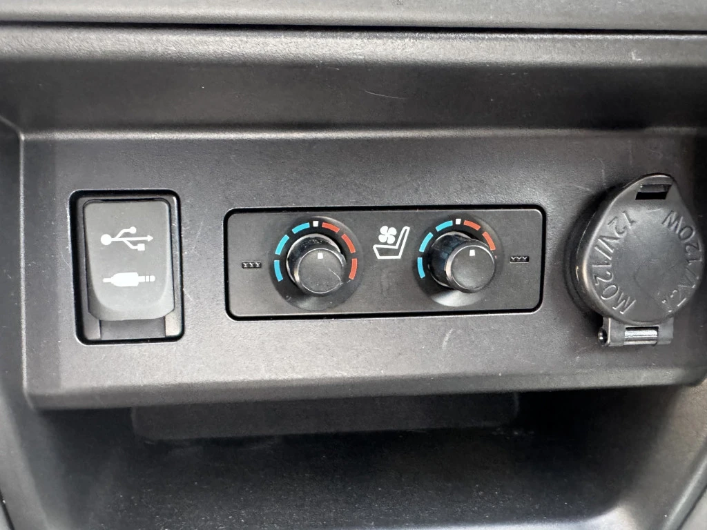 Toyota 4runner SR5* 4WD* КОЖА* ПАНОРАМА* ПОДГРЕВ* , снимка 11 - Автомобили и джипове - 55241452