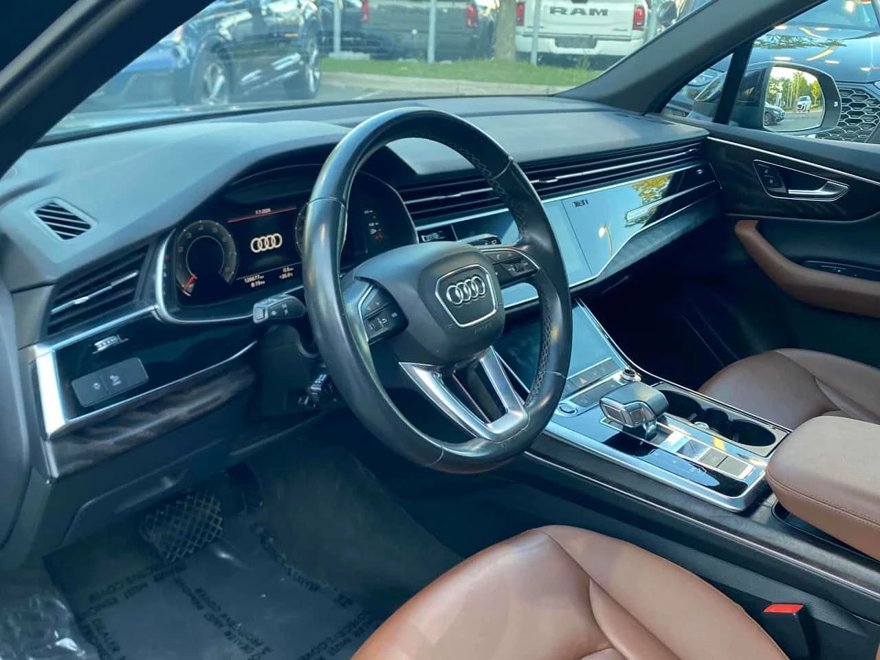 Audi Q7 QUATTRO * ГЛАВНО ПРЕДСТАВИТЕЛСТВО НА AUDI* , снимка 7 - Автомобили и джипове - 55423377