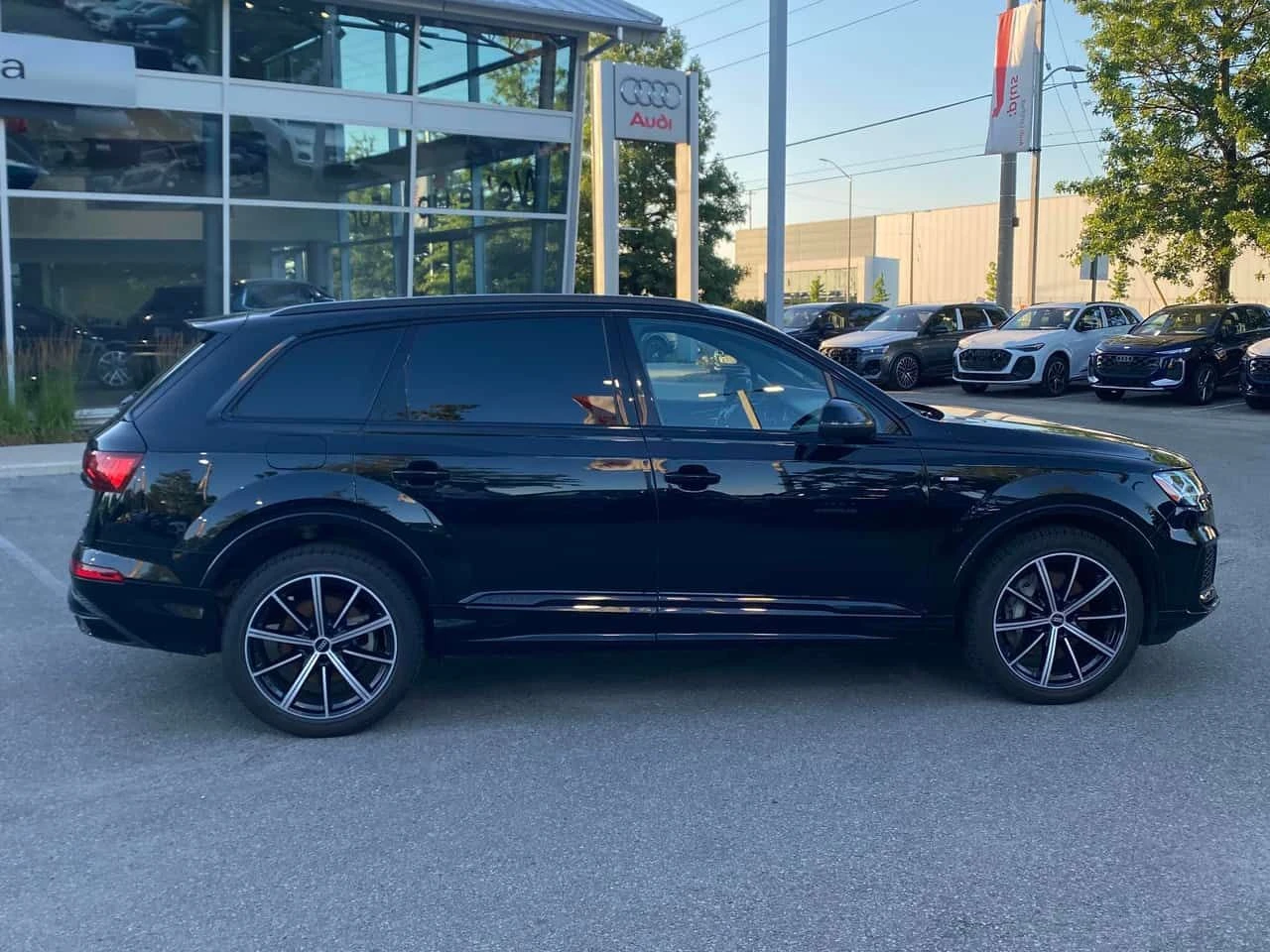 Audi Q7 QUATTRO * ГЛАВНО ПРЕДСТАВИТЕЛСТВО НА AUDI* , снимка 4 - Автомобили и джипове - 55423377