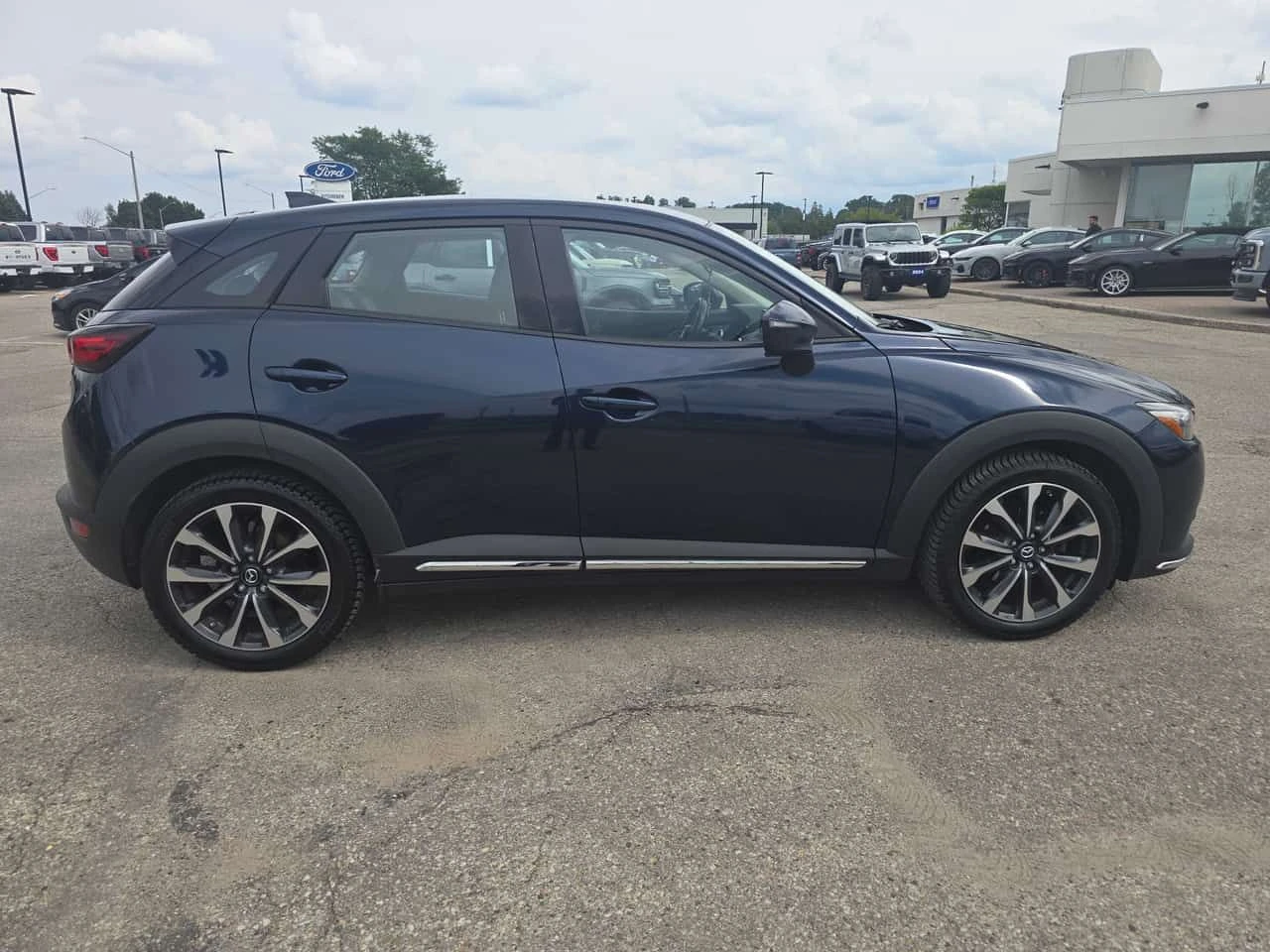 Mazda CX-3 * GT * CARFAX * ГЛАВНО ПРЕДСТАВИТЕЛСТВО НА FORD, снимка 3 - Автомобили и джипове - 55423700
