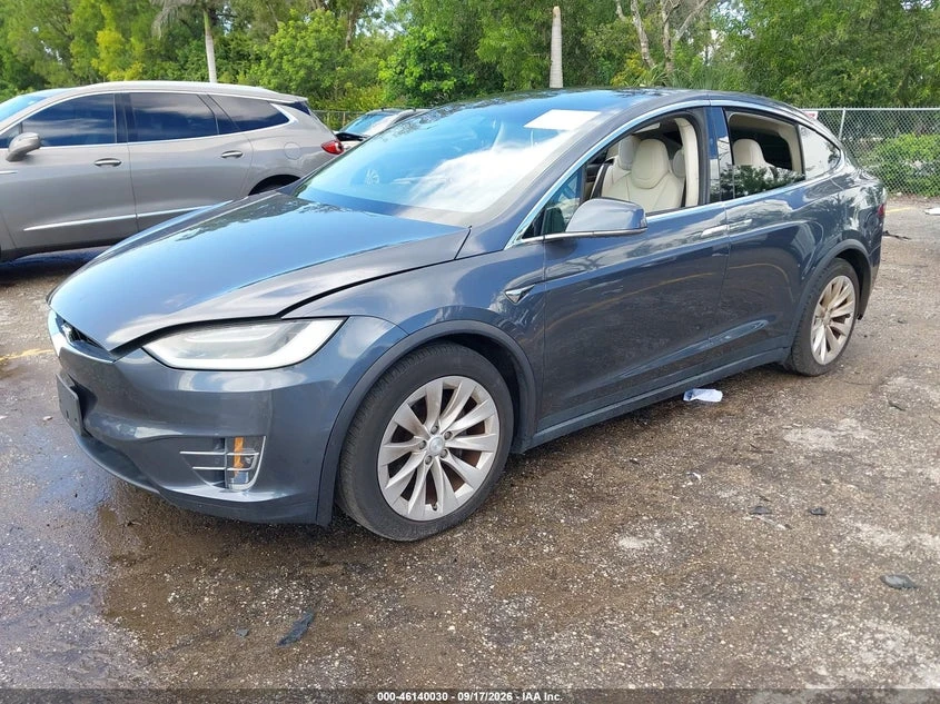 Tesla Model X 100D/75D/P100D, снимка 2 - Автомобили и джипове - 56525924