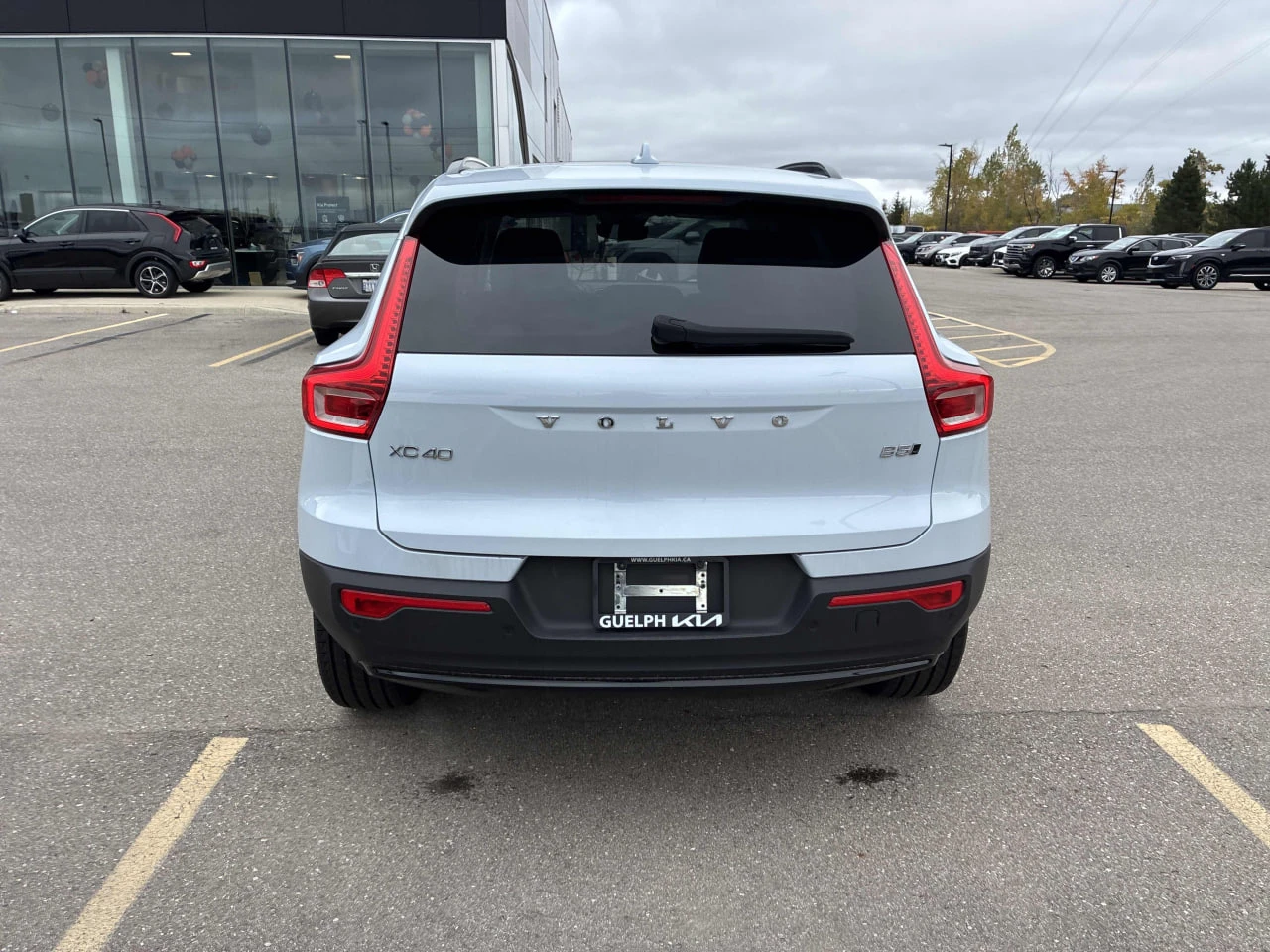 Volvo XC40 B5* PLUS DARK THEME* AWD, снимка 4 - Автомобили и джипове - 56706172