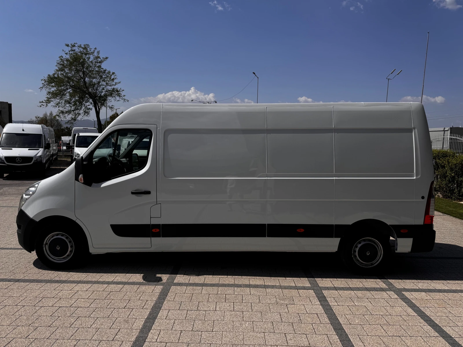 Renault Master 2.3dCI Клима Euro 5b - изображение 4