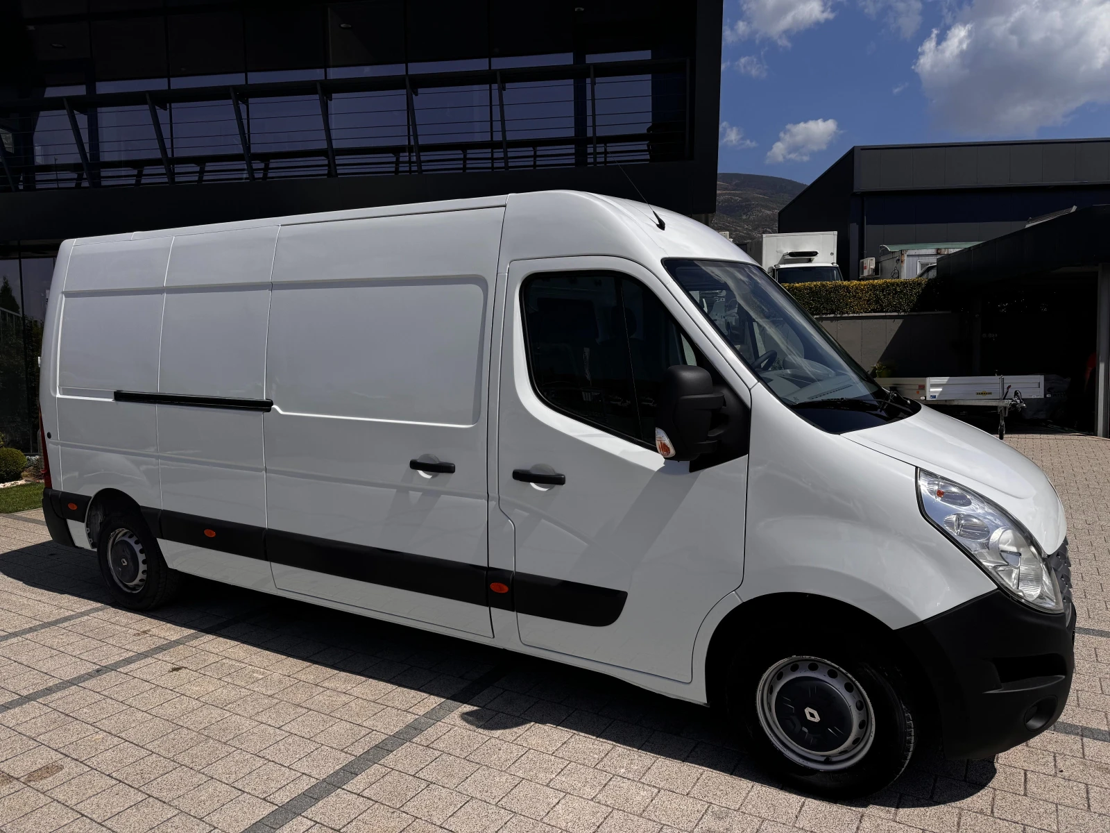 Renault Master 2.3dCI Клима Euro 5b - изображение 2