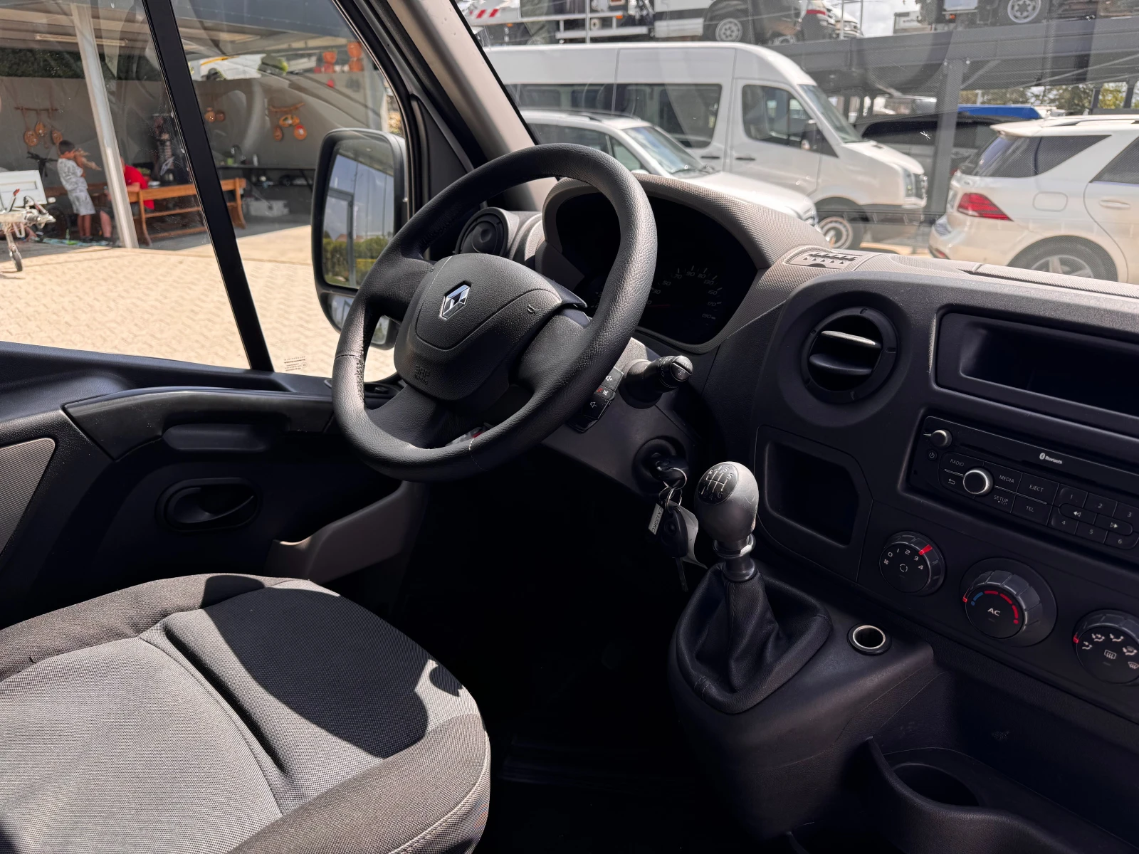 Renault Master 2.3dCI Клима Euro 5b - изображение 10