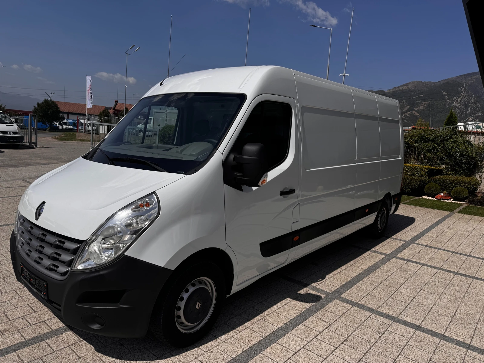 Renault Master 2.3dCI Клима Euro 5b - изображение 3