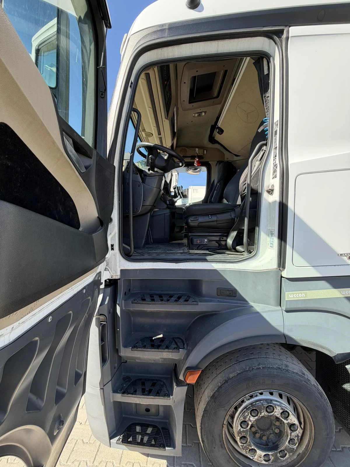Mercedes-Benz Actros 2542 Хенгер, снимка 7 - Камиони - 54508391