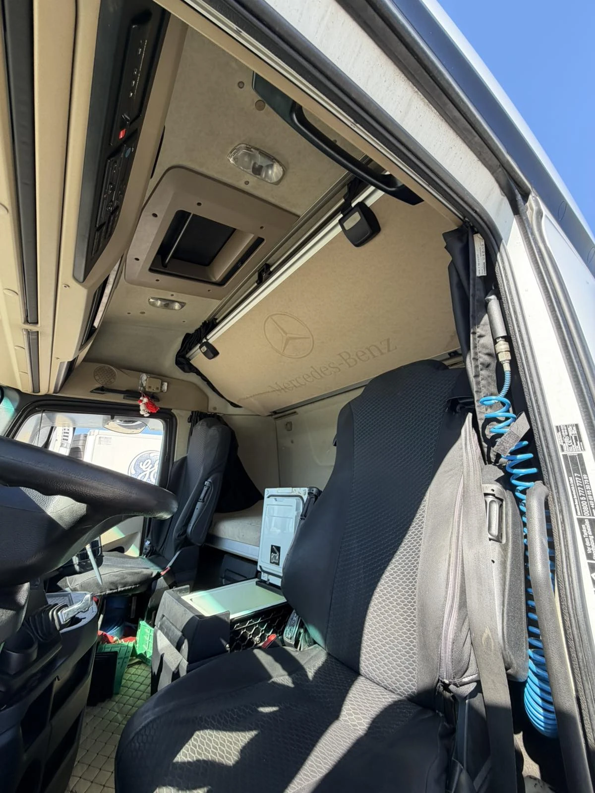Mercedes-Benz Actros 2542 Хенгер, снимка 12 - Камиони - 54508391