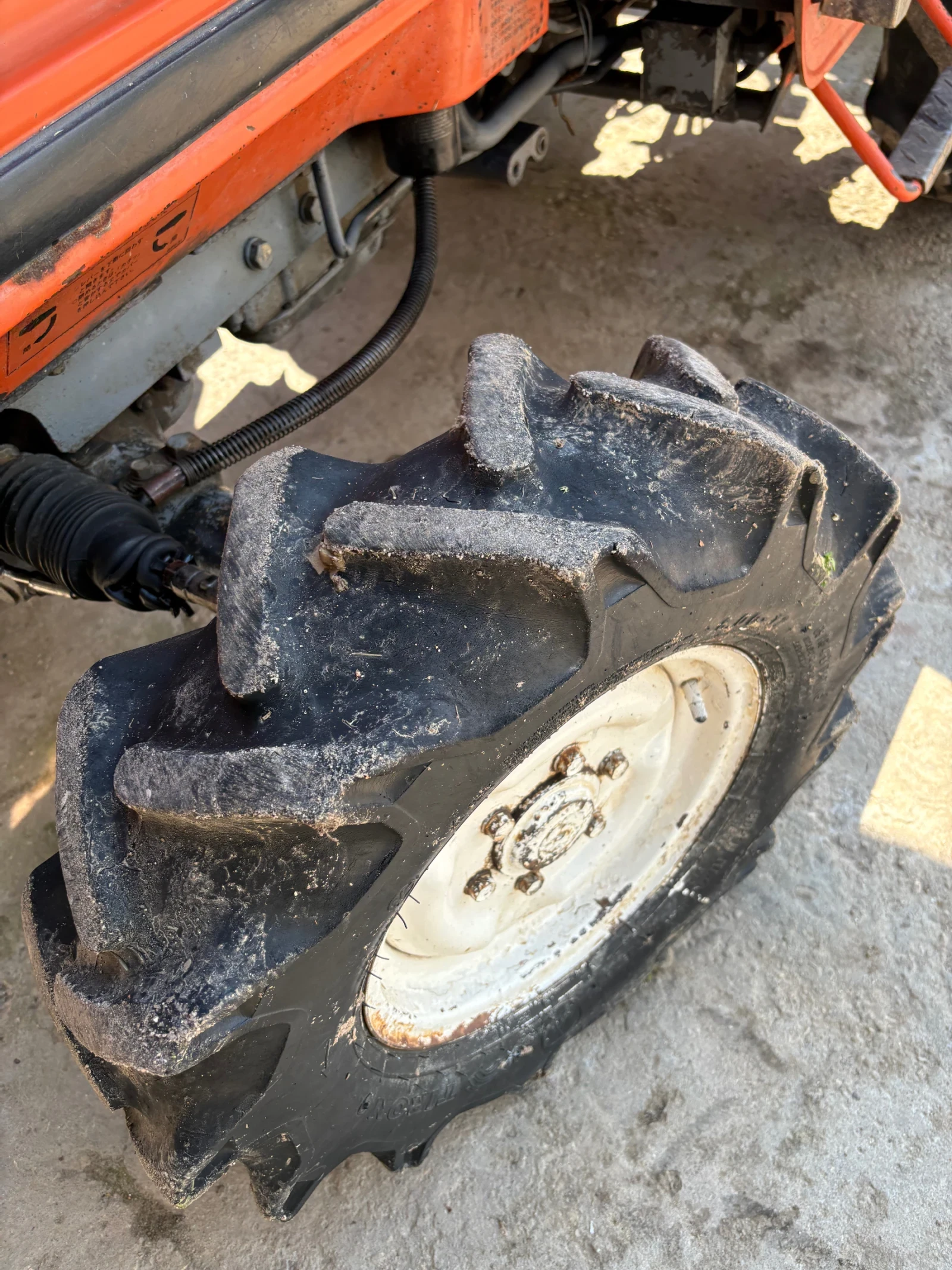 Трактор Hinomoto N209, снимка 5 - Селскостопанска техника - 54292528