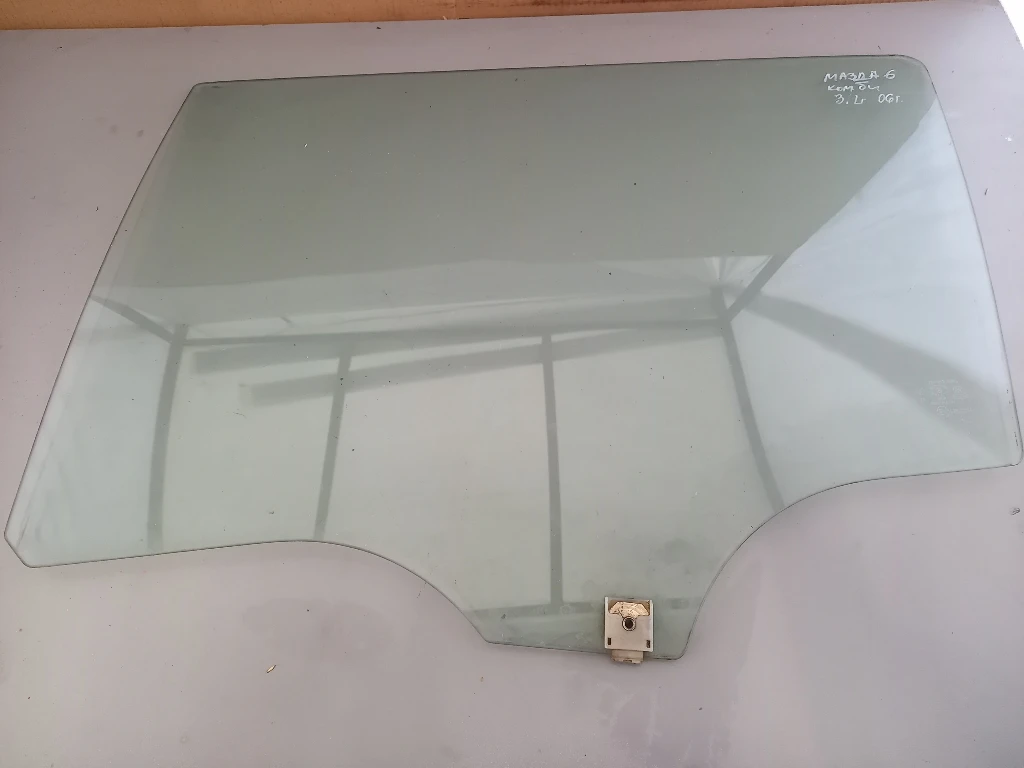 Стъкло задно ляво Мазда 6 комби (1)