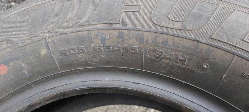 Гуми Летни 205/65R15, снимка 5 - Гуми и джанти - 31996544