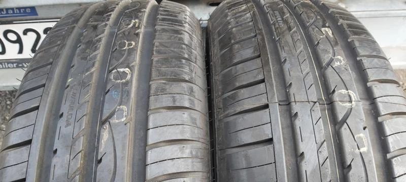 Гуми Летни 205/65R15, снимка 1 - Гуми и джанти - 31996544