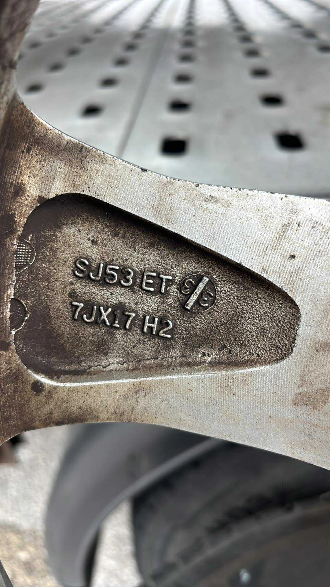 ���� � ������ 235/65R17 | Mobile.bg � ����������� 4