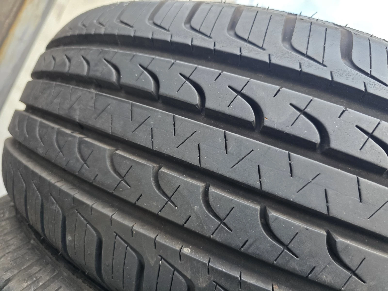 Гуми Летни 215/65R16, снимка 3 - Гуми и джанти - 56730690