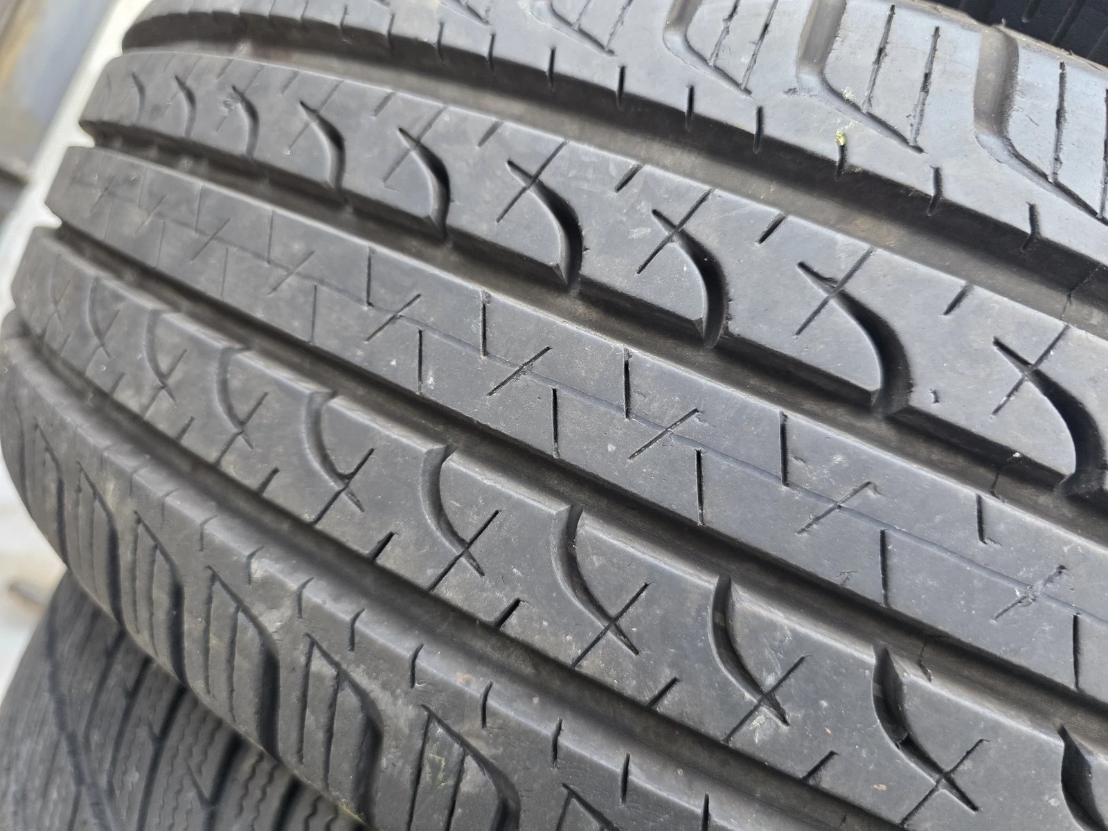 Гуми Летни 215/65R16, снимка 4 - Гуми и джанти - 56730690