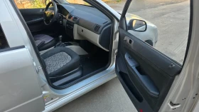 Skoda Fabia 1.2 HTP, снимка 11
