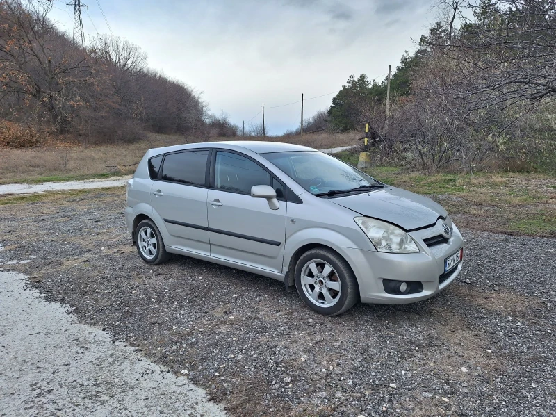 Toyota Corolla verso 1.8 VVT-I FASE, снимка 4 - Автомобили и джипове - 46957596