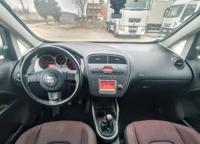 Seat Toledo 2.0 TDI 140 к.с. ПАРКТРОНИК ТЕМПОМАТ * КЛИМАТРОНИК, снимка 13 - Автомобили и джипове - 48297513