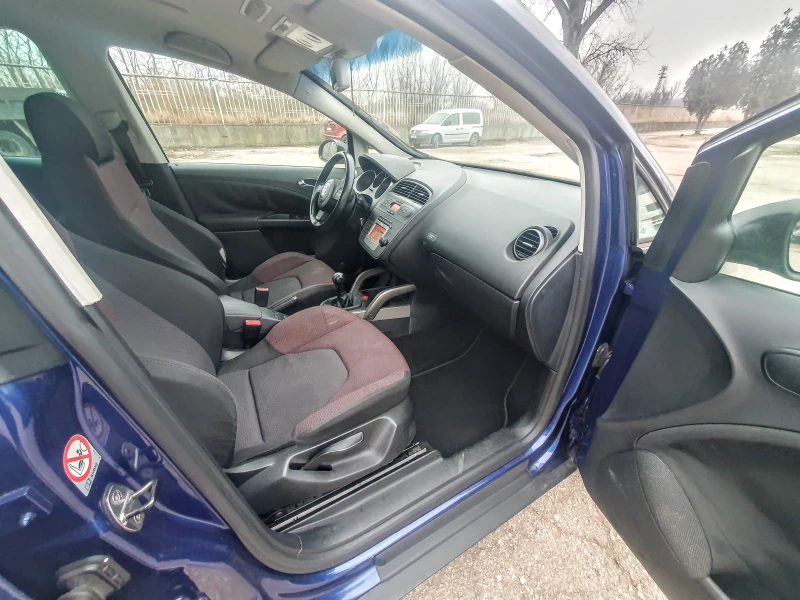 Seat Toledo 2.0 TDI 140 к.с. ПАРКТРОНИК ТЕМПОМАТ * КЛИМАТРОНИК, снимка 14 - Автомобили и джипове - 48297513