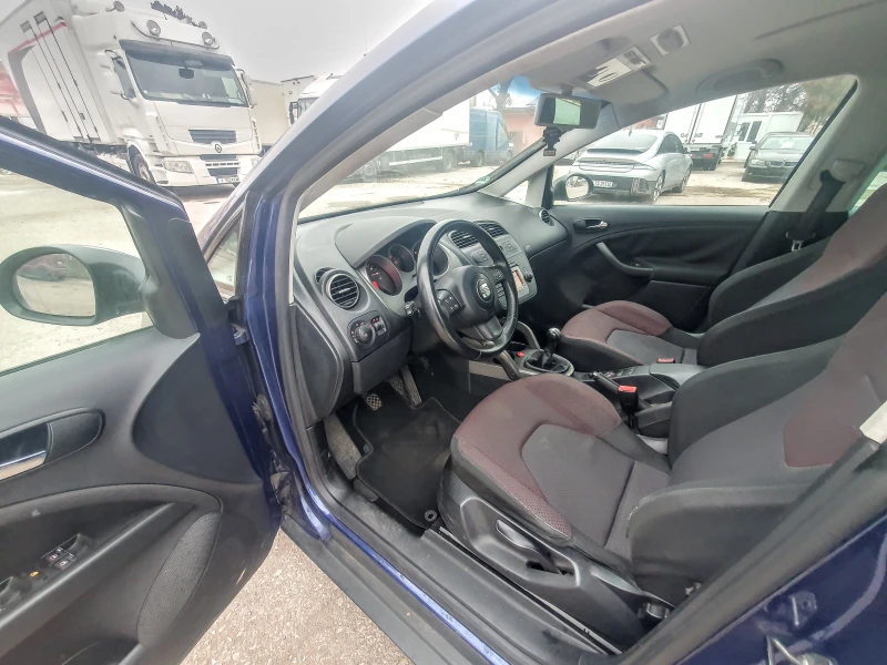 Seat Toledo 2.0 TDI 140 к.с. ПАРКТРОНИК ТЕМПОМАТ * КЛИМАТРОНИК, снимка 11 - Автомобили и джипове - 48297513