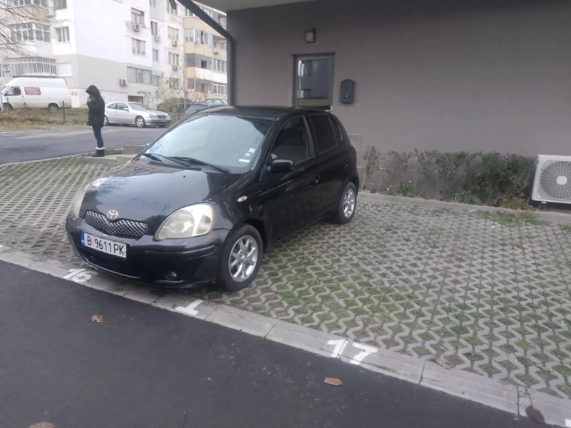 Toyota Yaris 1.0, снимка 2 - Автомобили и джипове - 48299655