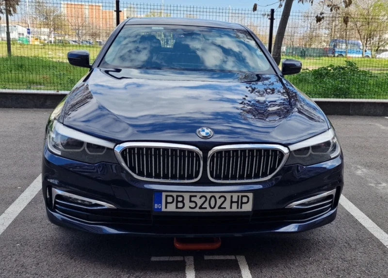 BMW 530  530 D X-drive-LUXURY-KEYLESS-Camera-Distronik-, снимка 4 - Автомобили и джипове - 52643791