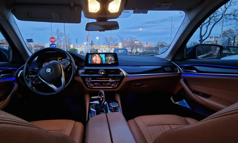 BMW 530  530 D X-drive-LUXURY-KEYLESS-Camera-Distronik-, снимка 11 - Автомобили и джипове - 52643791