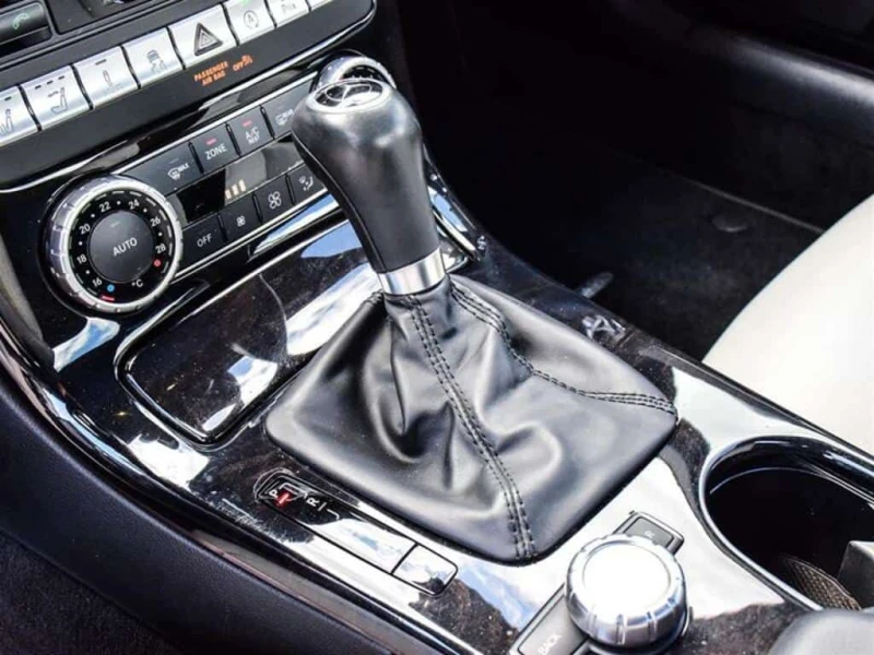 Mercedes-Benz SLK * PREMIUM PACKAGE / * CARFAX * ЦЕНА ДО БГ, снимка 14 - Автомобили и джипове - 53538010