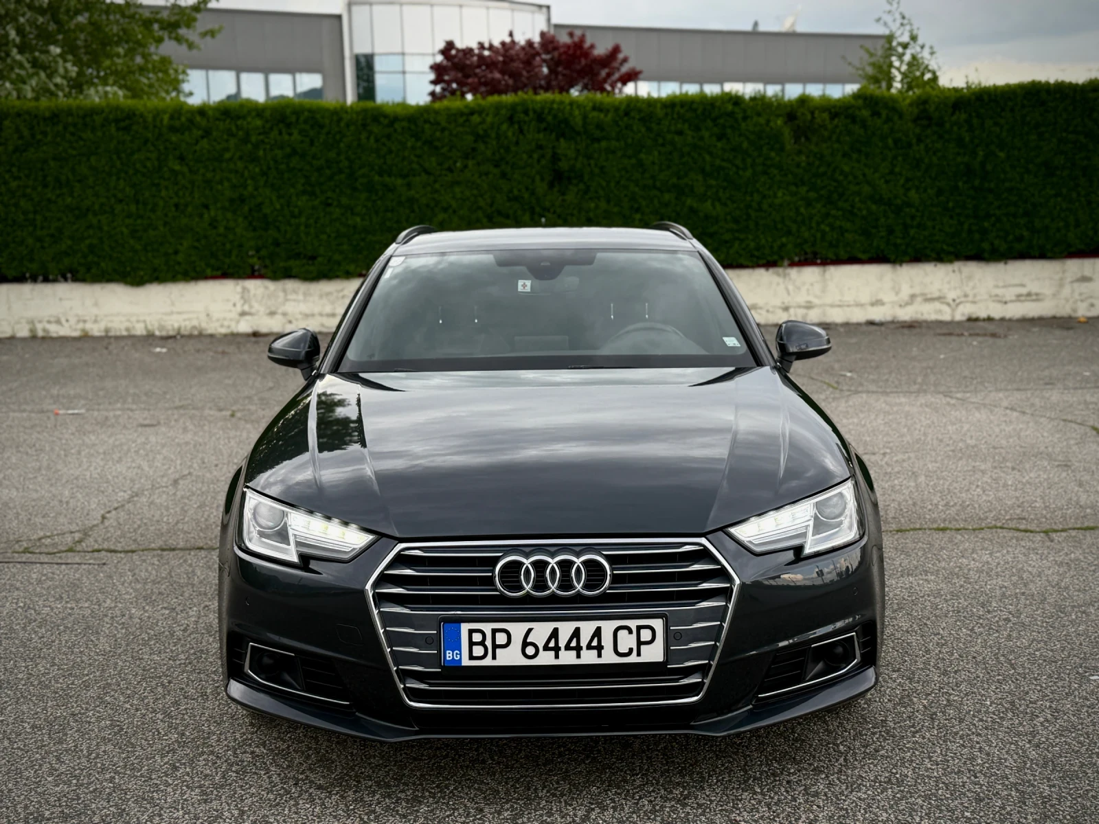 Audi A4 2.0 TDI quattro S-line Sport Distronic LaneAssist, снимка 1