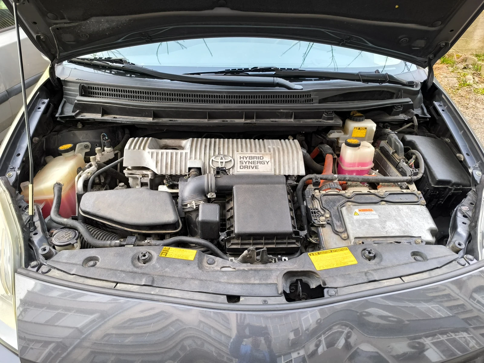 Toyota Prius напълно обслужен, много запазен , заслужава си - изображение 7