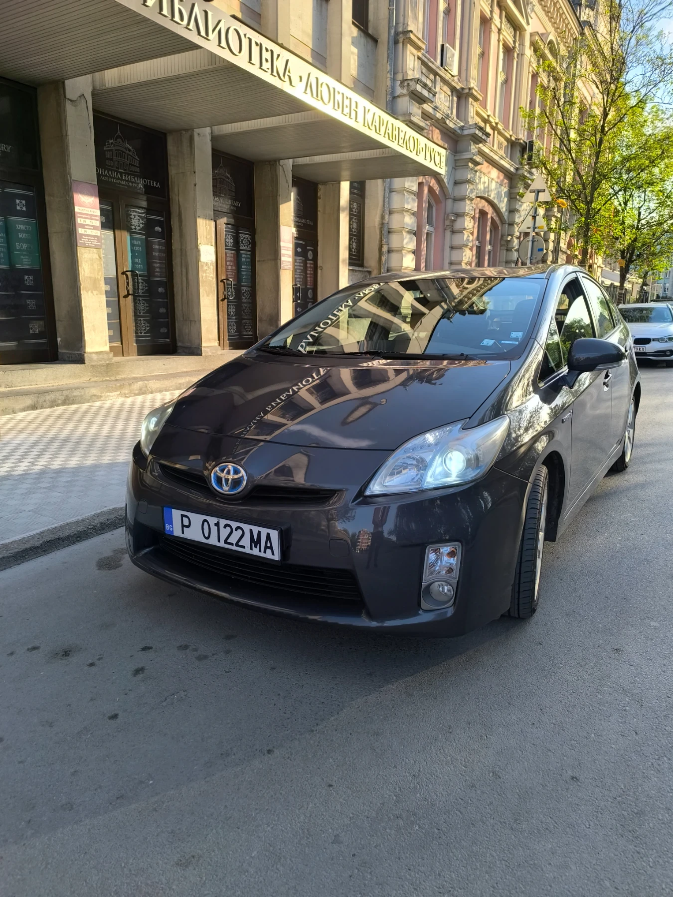 Toyota Prius напълно обслужен, много запазен , заслужава си - изображение 2