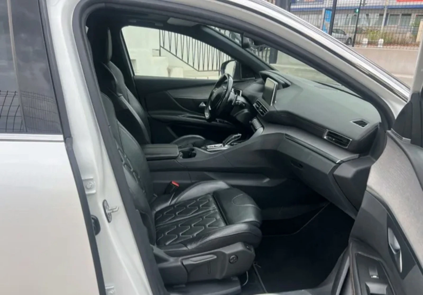 Peugeot 3008 2. 0 GT BLUEHDi 181 S&S EAT8 - изображение 7