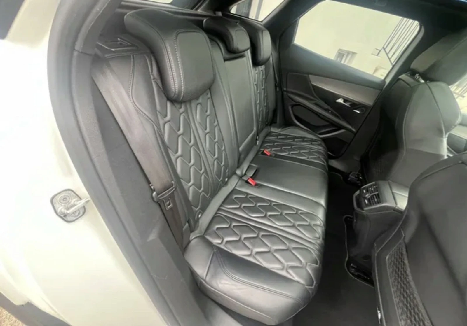 Peugeot 3008 2. 0 GT BLUEHDi 181 S&S EAT8 - изображение 8