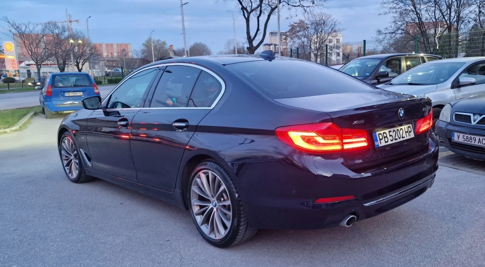 BMW 530  530 D X-drive-LUXURY-KEYLESS-Camera-Distronik- - изображение 5