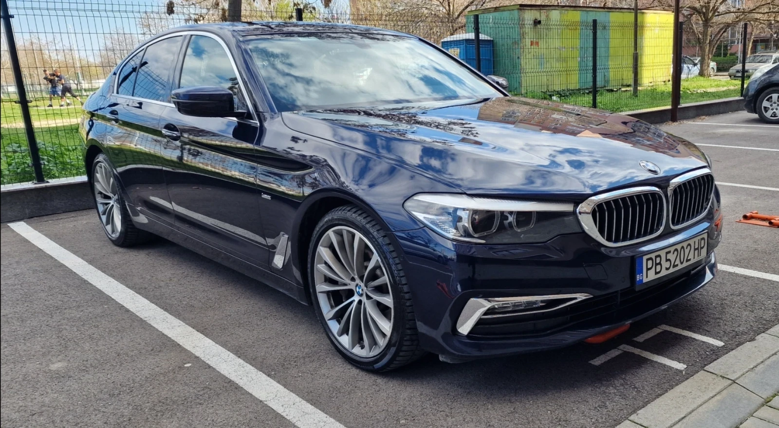 BMW 530  530 D X-drive-LUXURY-KEYLESS-Camera-Distronik- - изображение 2