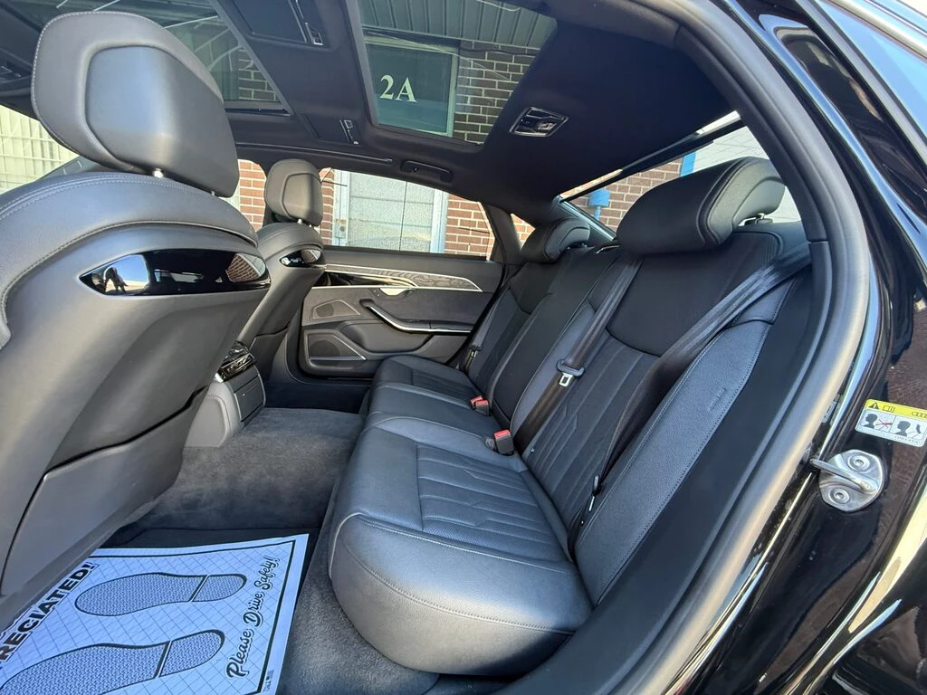 Audi A8 Long * 55TFSI * S-Line * Фиксирана цена до БГ * , снимка 17 - Автомобили и джипове - 53809279