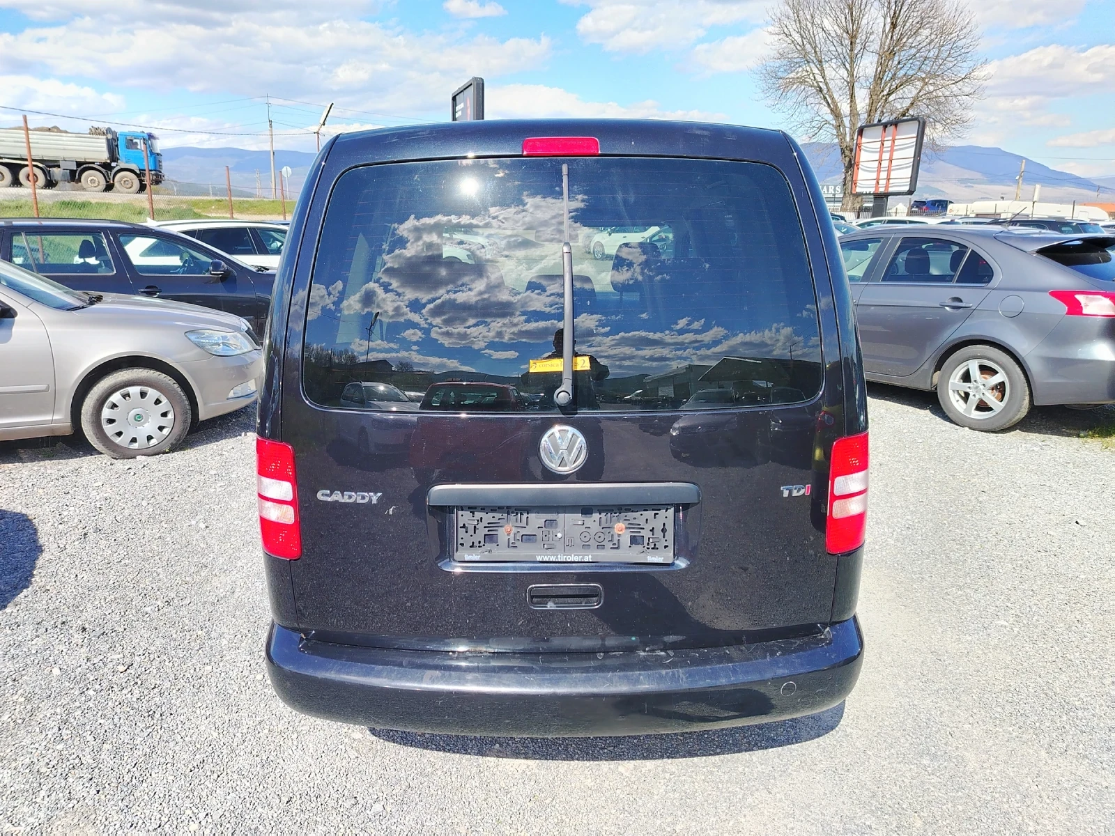 VW Caddy 1.6 TDI Пътническо , снимка 4 - Автомобили и джипове - 54156078