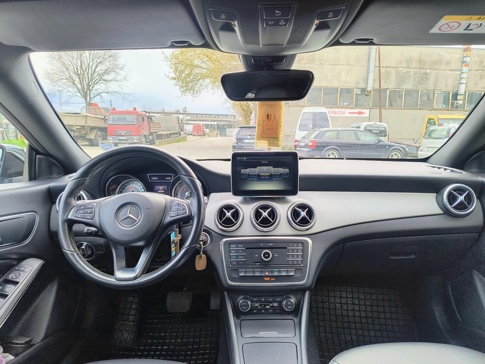 Mercedes-Benz CLA 200, снимка 10 - Автомобили и джипове - 54422461